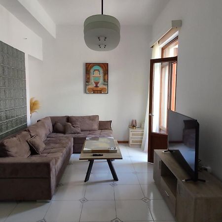 Dr. J. Spon Apartment Nafpaktos Exterior foto